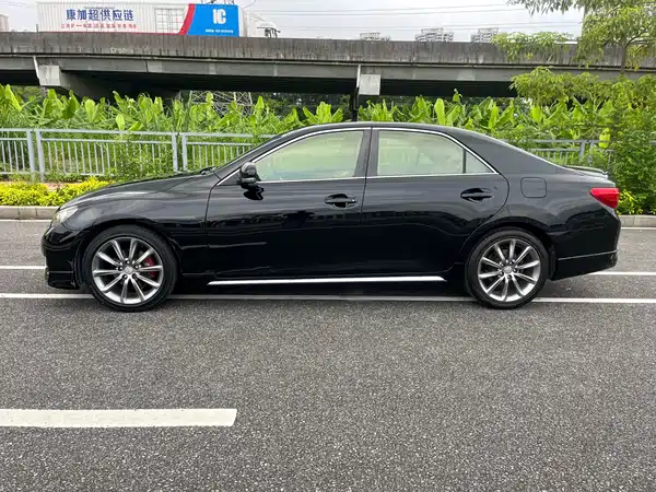 Toyota Reiz 2013