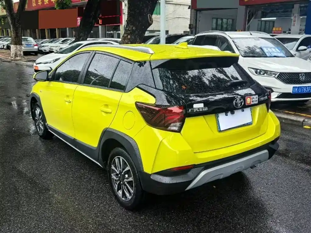 Toyota Yaris L 2020 — фото 9
