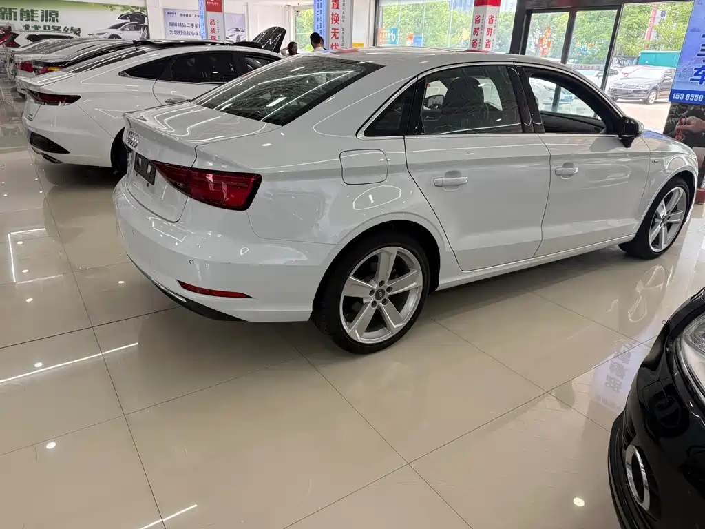 Audi A3 2017 — фото 12