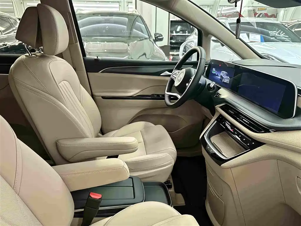 Buick GL8 New Energy 2025 — фото 13