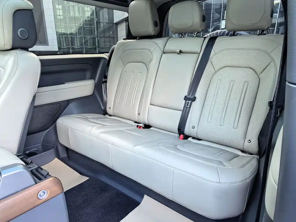 Land Rover Defender 2022 — фото 11
