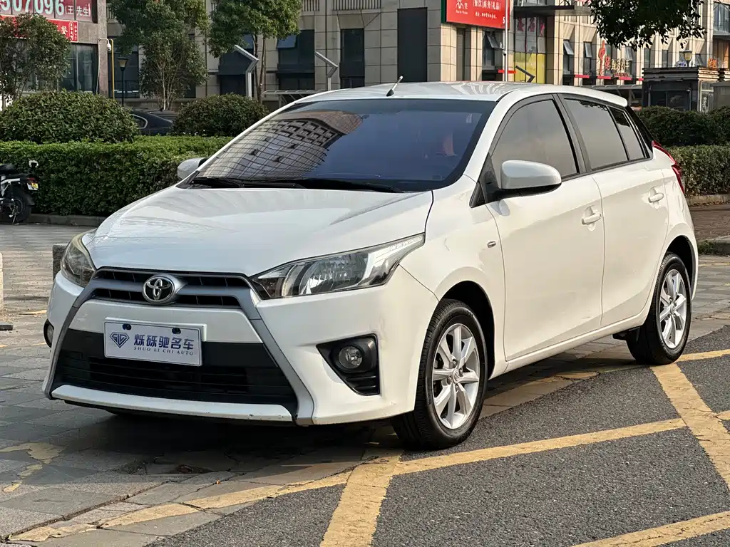 Toyota Yaris L 2014