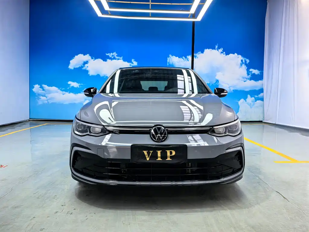 Volkswagen Golf 2021