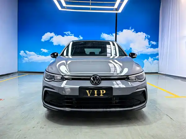 Volkswagen Golf 2021
