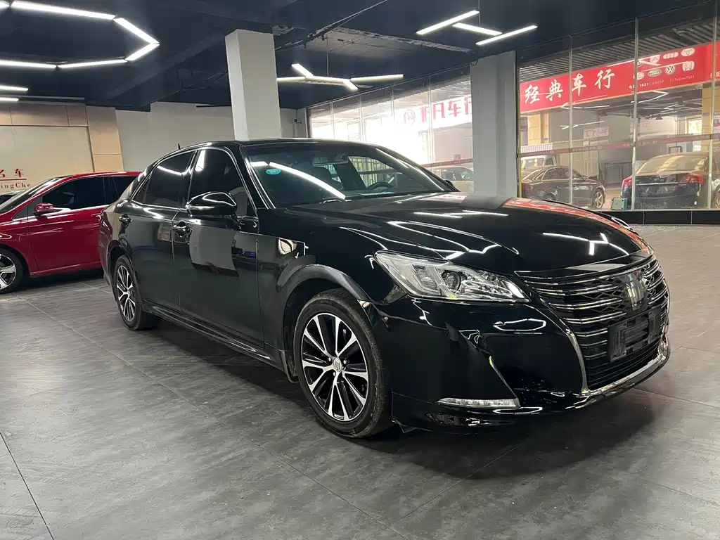 Toyota Crown 2019 — фото 2