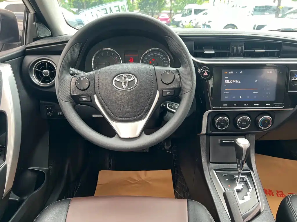 Toyota Corolla 2018 — фото 13