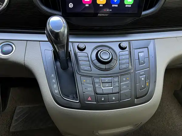 Buick GL8 2013