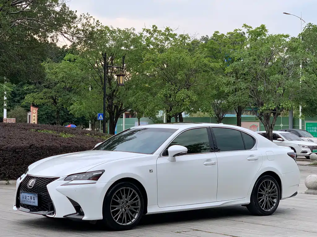 Lexus GS 2019 — фото 1