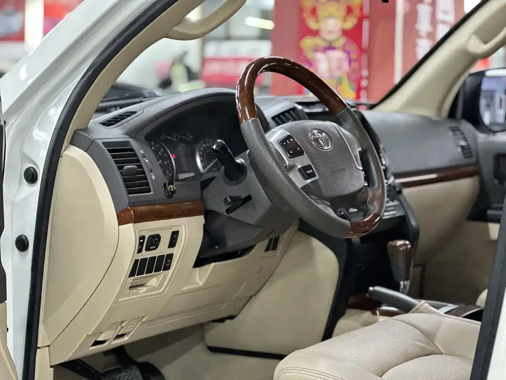 Toyota Land Cruiser 2016 — фото 28