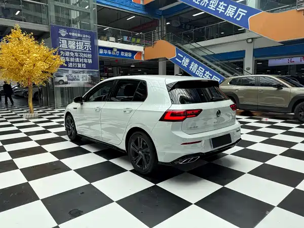 Volkswagen Golf 2022