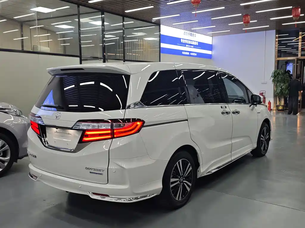 Honda Odyssey 2021 — фото 16