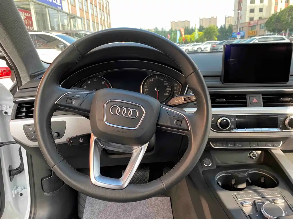 Audi A4 2018 — фото 15