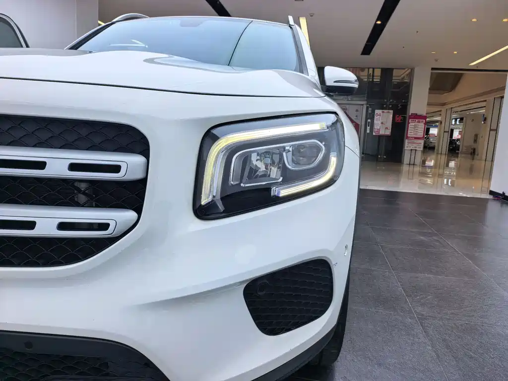 Mercedes-Benz GLB 2023 — фото 17