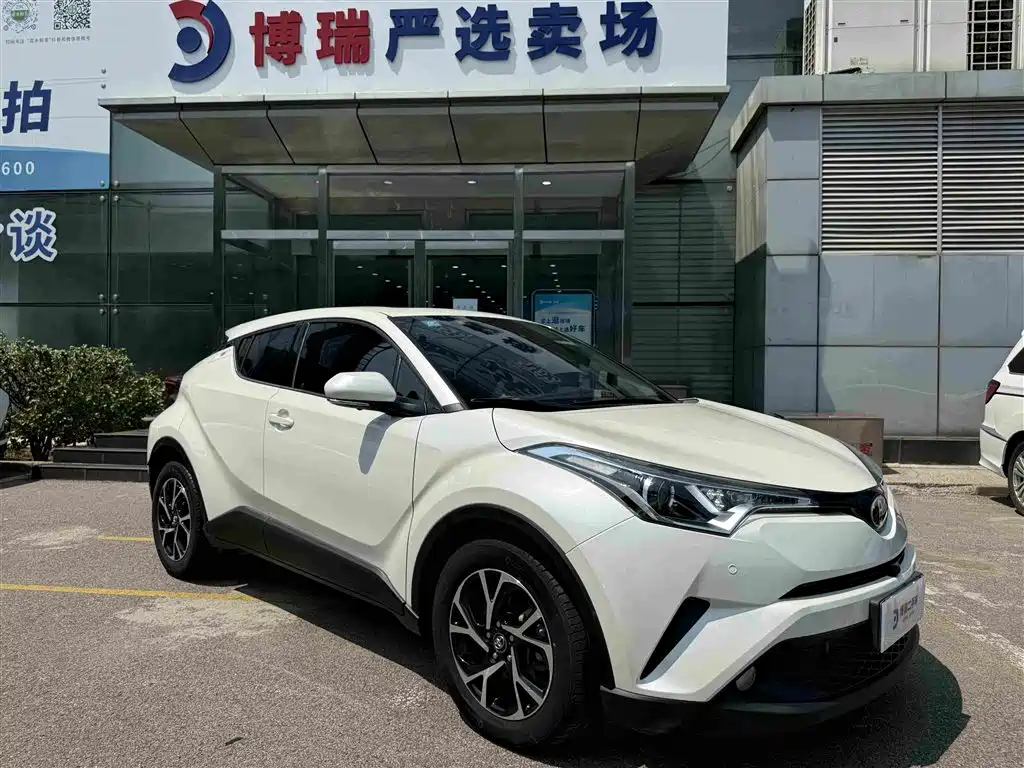 Toyota C-HR 2020 — фото 3