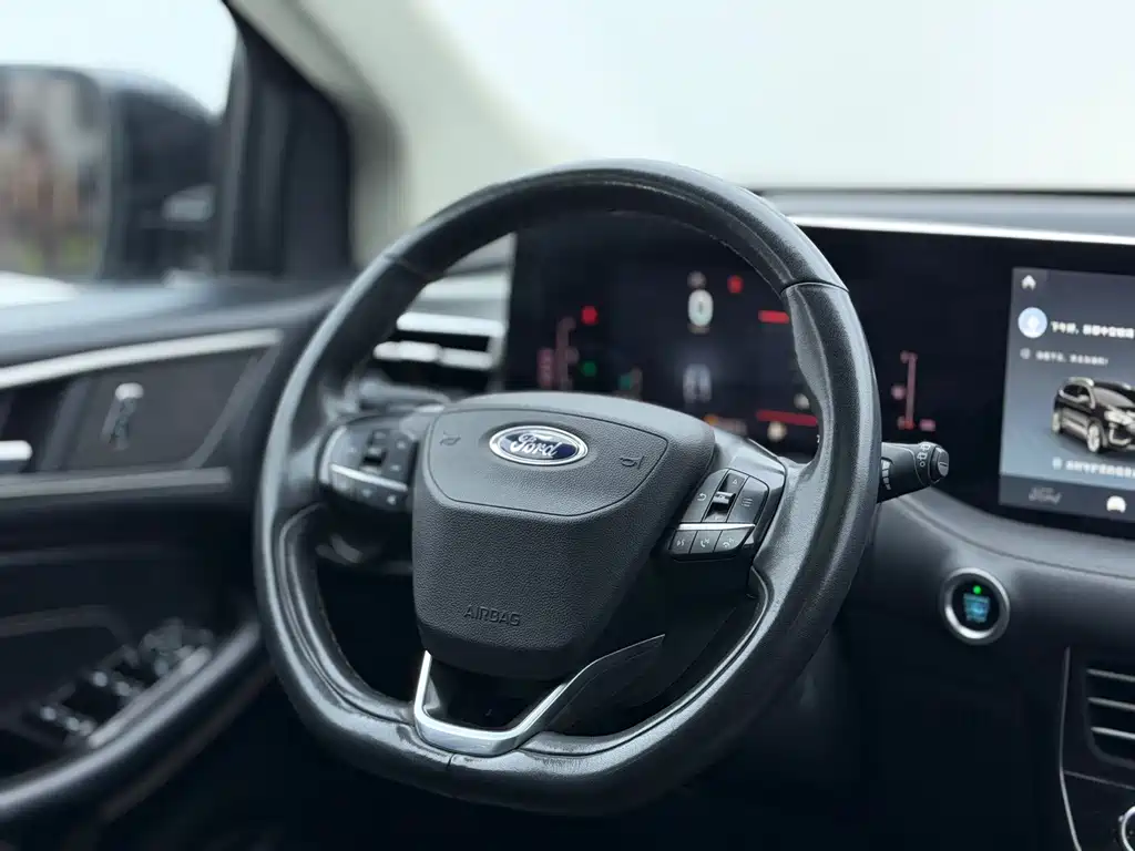 Ford Edge 2023 — фото 14