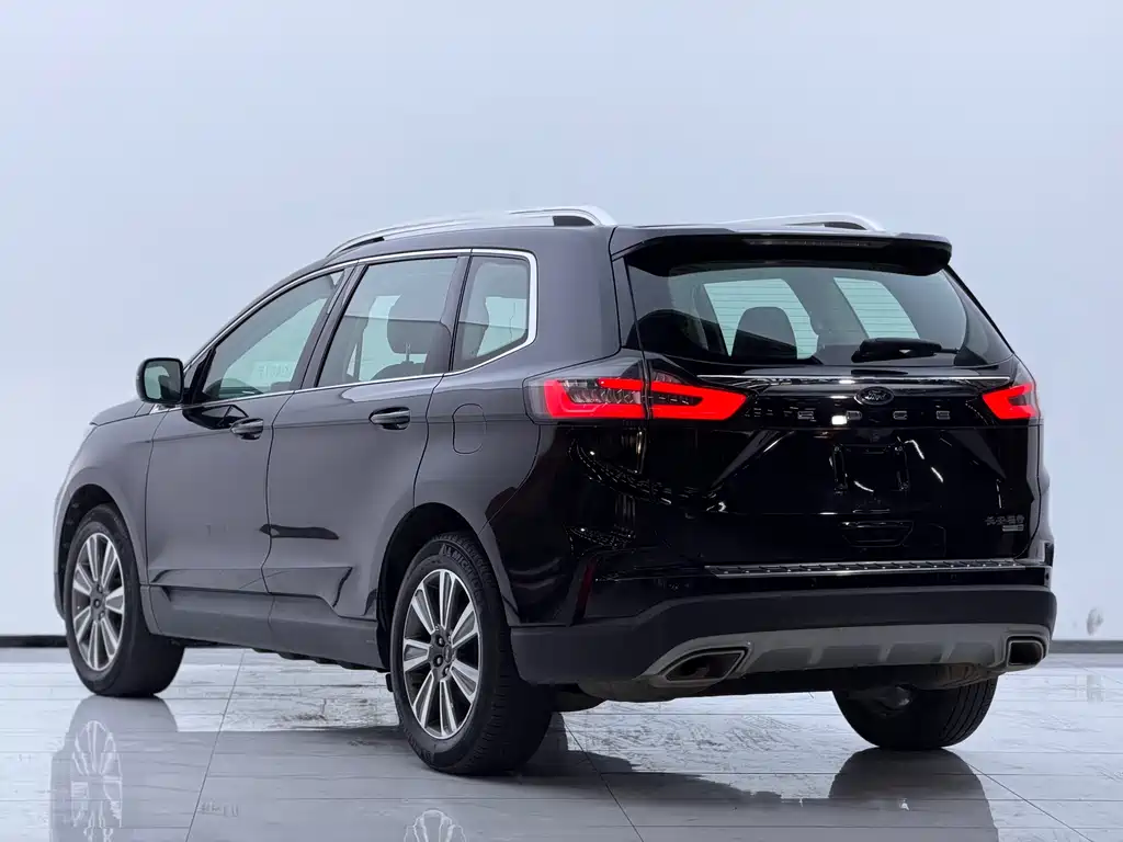 Ford Edge 2023 — фото 20