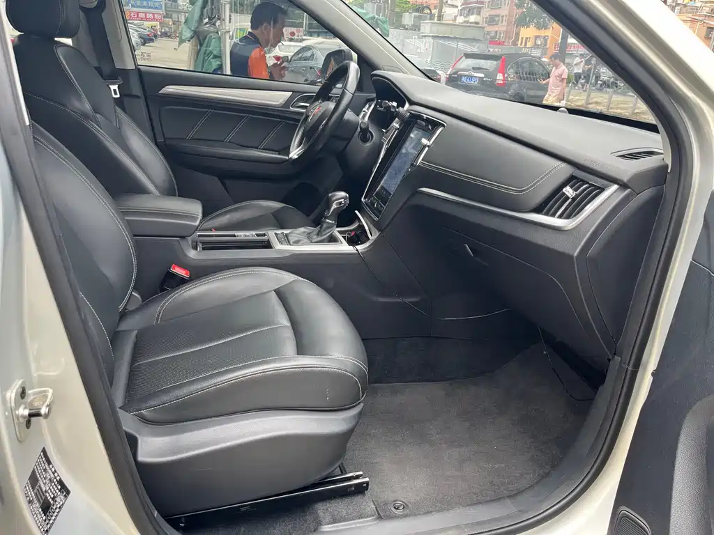 Roewe RX5 New Energy 2020 — фото 11