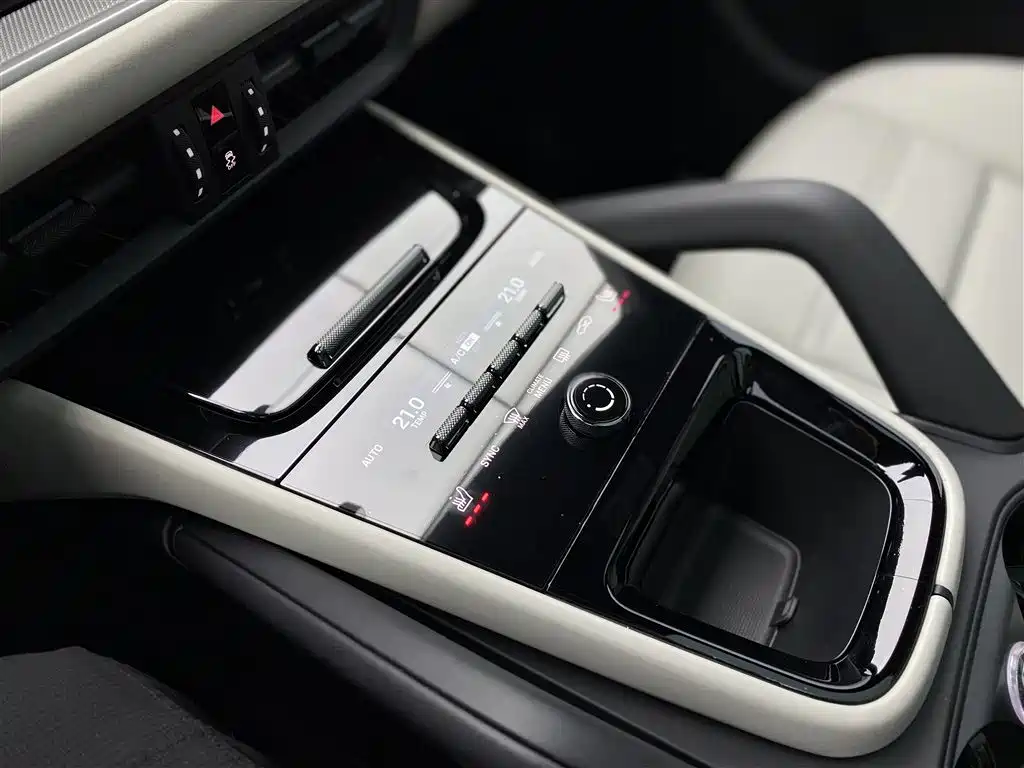 Porsche Cayenne 2024 — фото 18