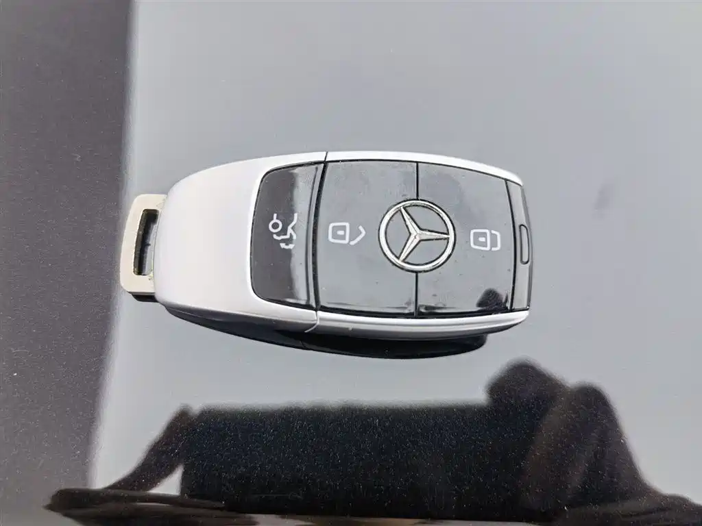 Mercedes-Benz E-Class 2017 — фото 19