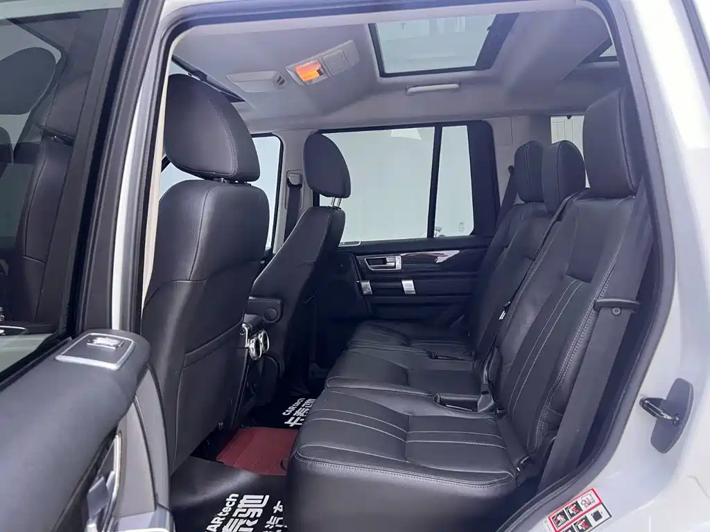 Land Rover Discovery 2016 — фото 15