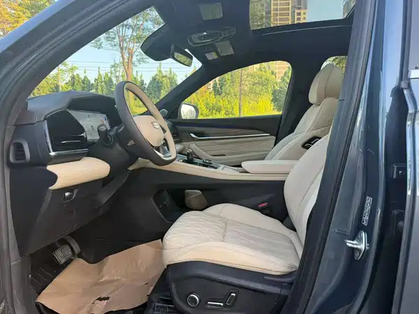 Geely Xingyue L 2025