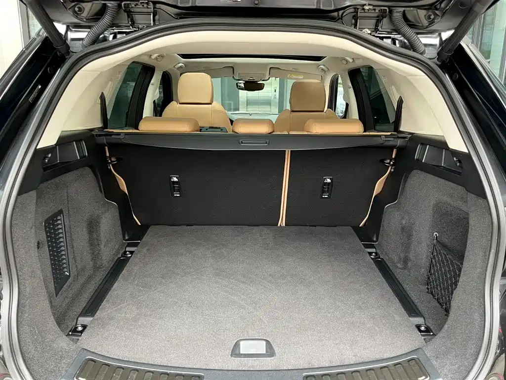 Land Rover Discovery Sport 2025 — фото 9