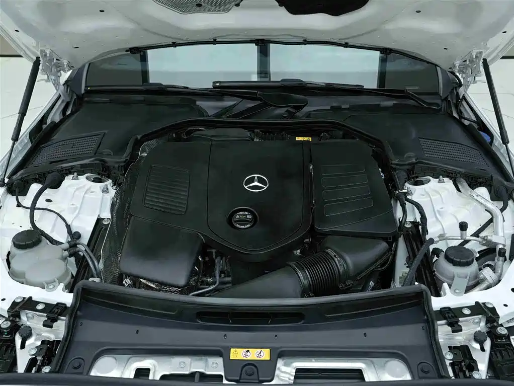 Mercedes-Benz C-Class 2024 — фото 18