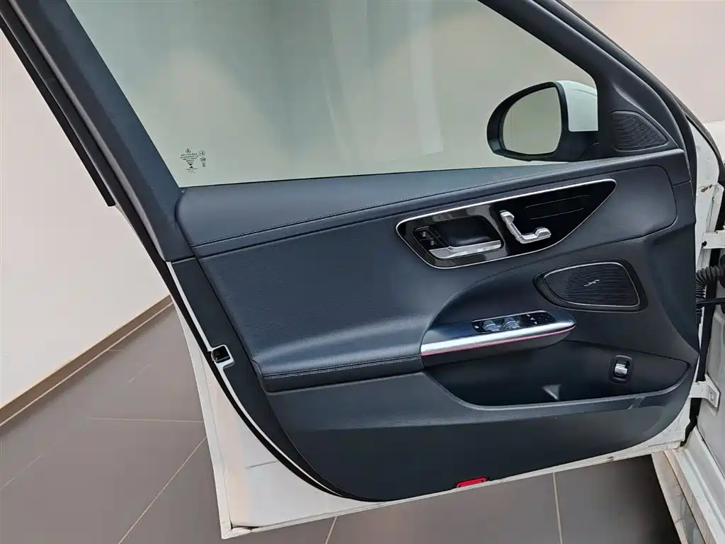 Mercedes-Benz C-Class 2022 — фото 8