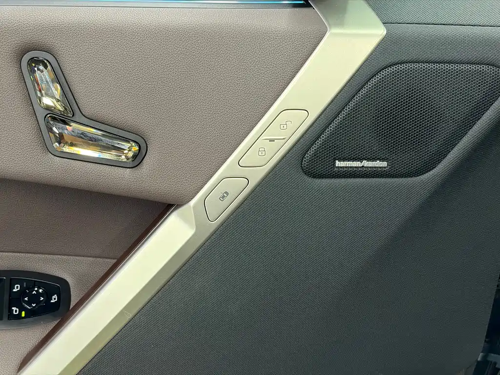 BMW iX 2023 — фото 14