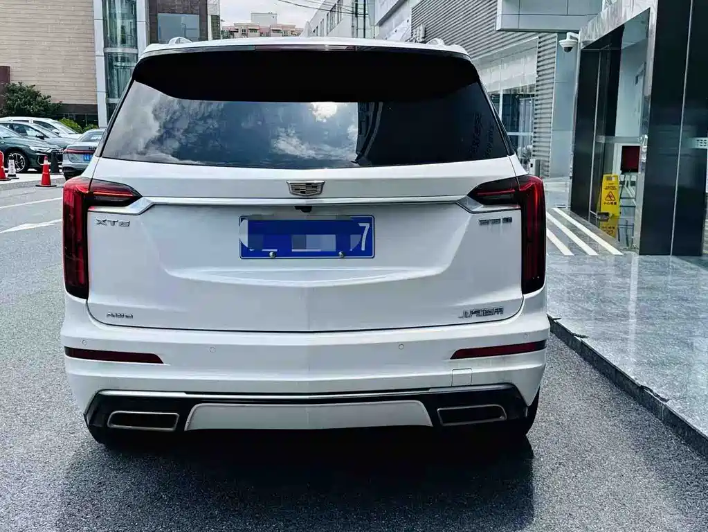 Cadillac XT6 2022 — фото 6