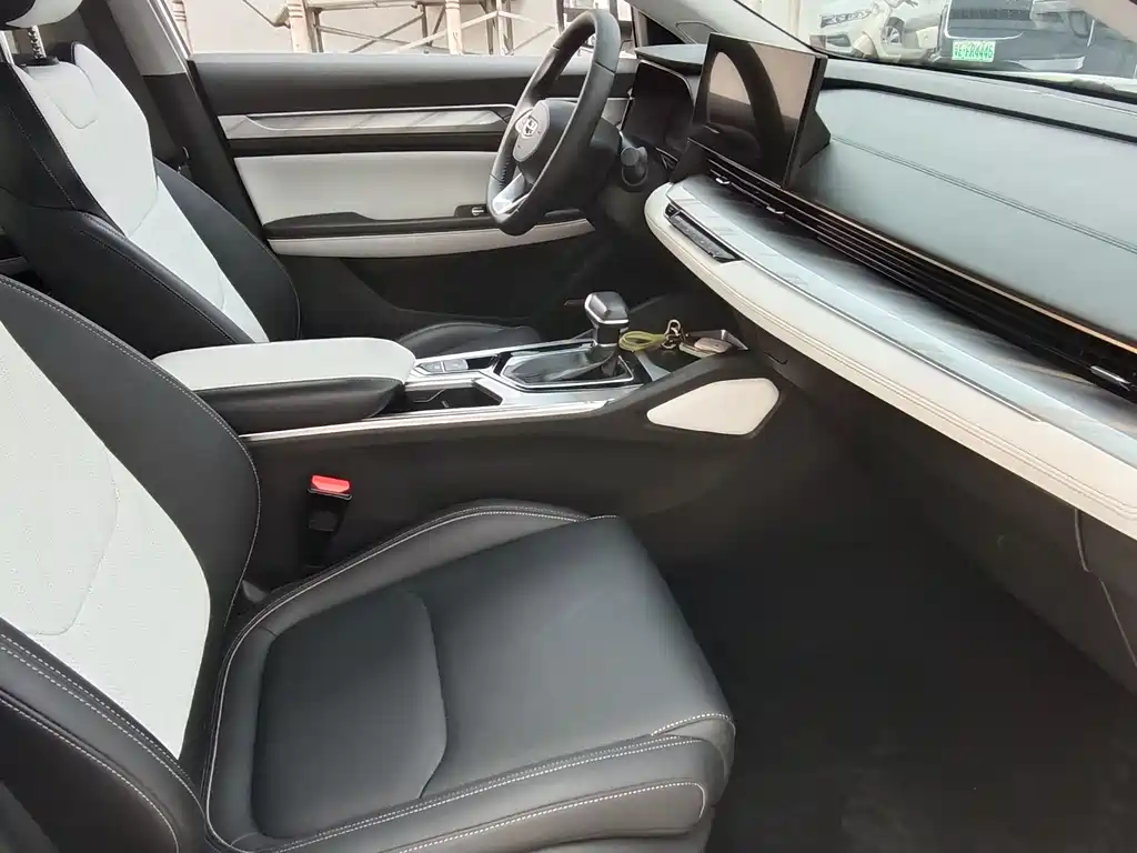 Geely Emgrand L 2022