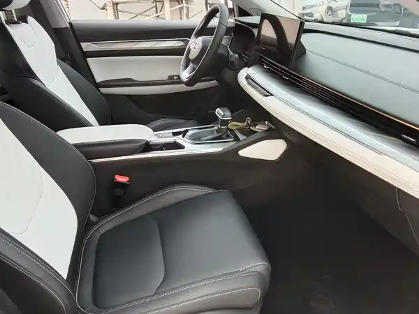 Geely Emgrand L 2022
