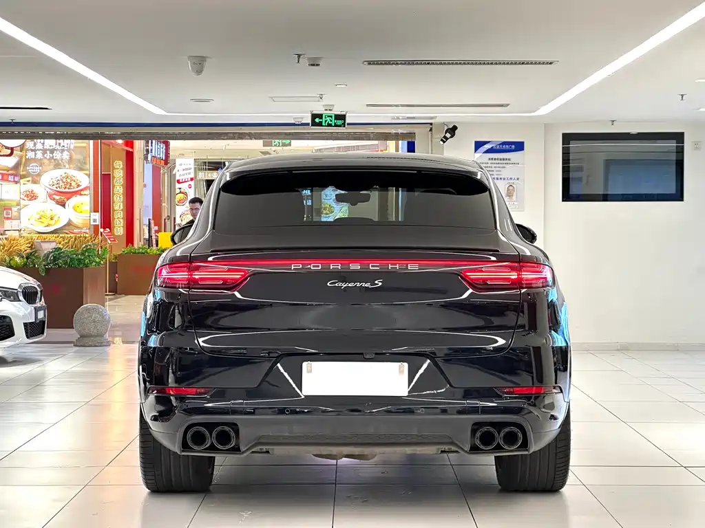 Porsche Cayenne 2023