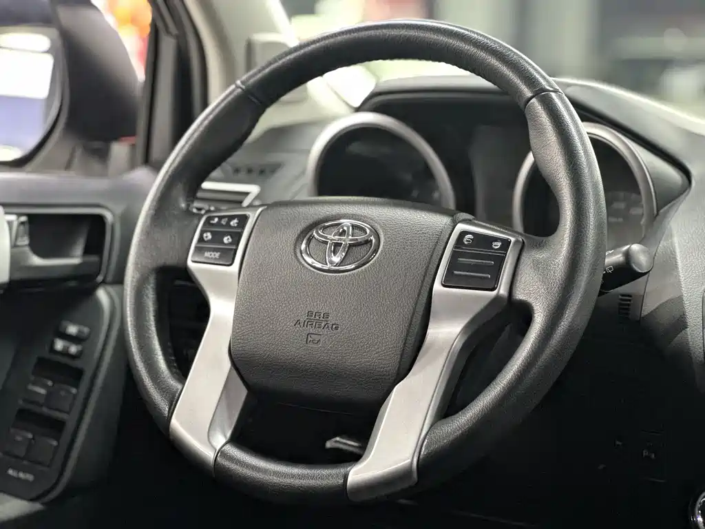 Toyota Prado 2017 — фото 23