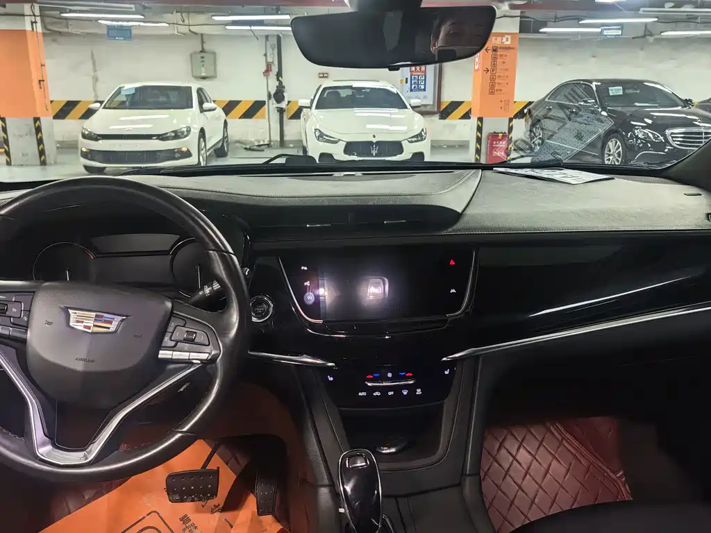 Cadillac XT6 2019 — фото 14