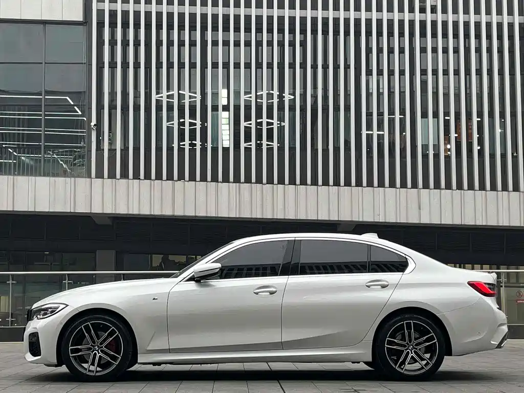 BMW 3 Series 2021