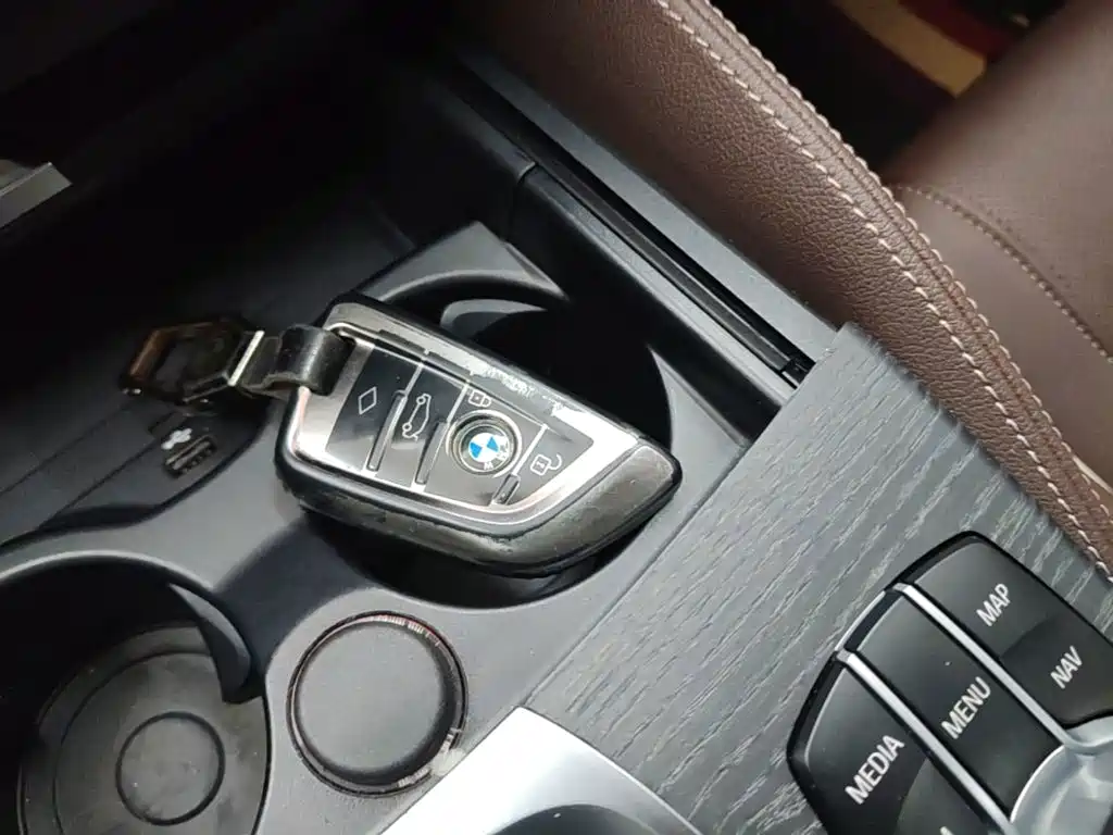 BMW 5 Series 2023 — фото 15