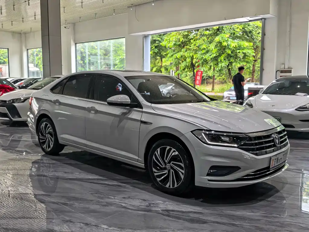 Volkswagen Sagitar 2021