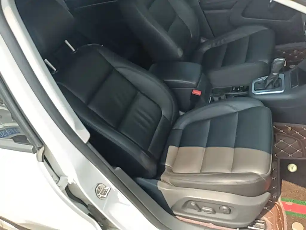 Volkswagen Tiguan 2015 — фото 25