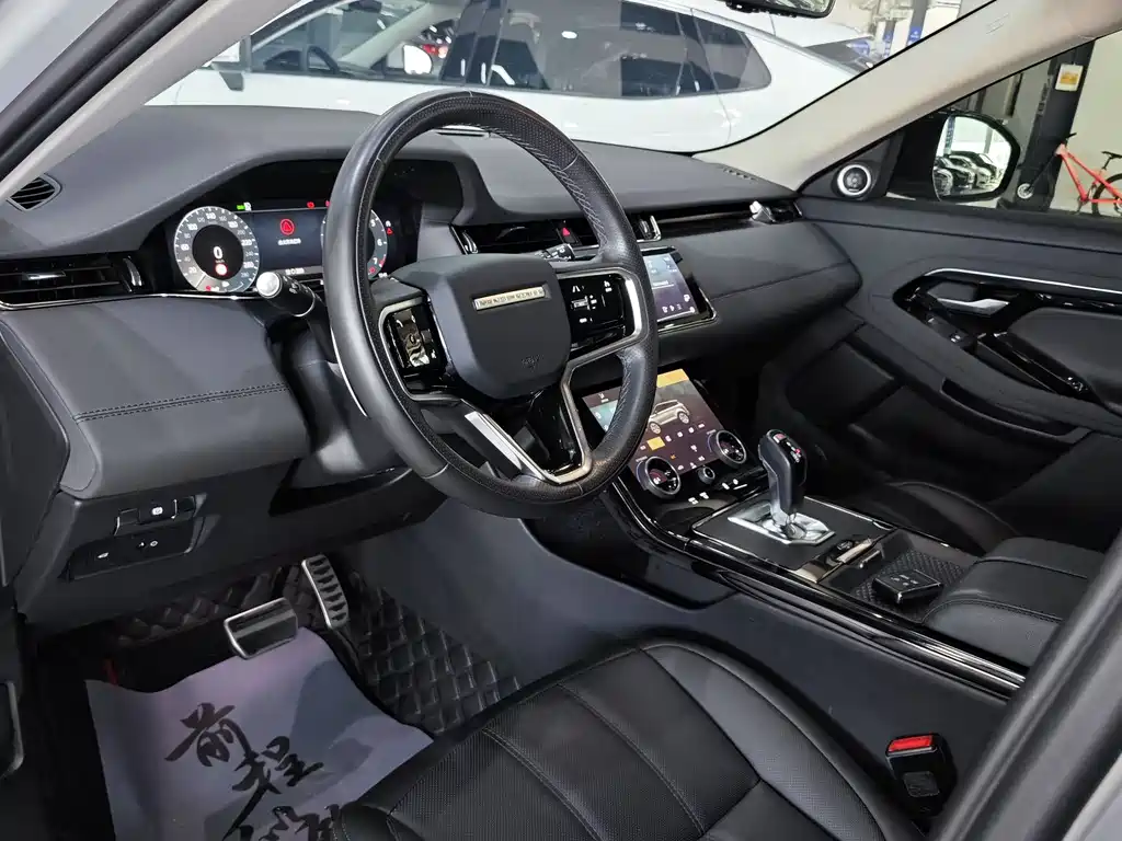 Land Rover Evoque 2023 — фото 4