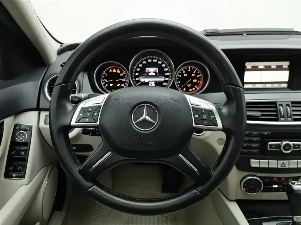 Mercedes-Benz C-Class 2014 — фото 11