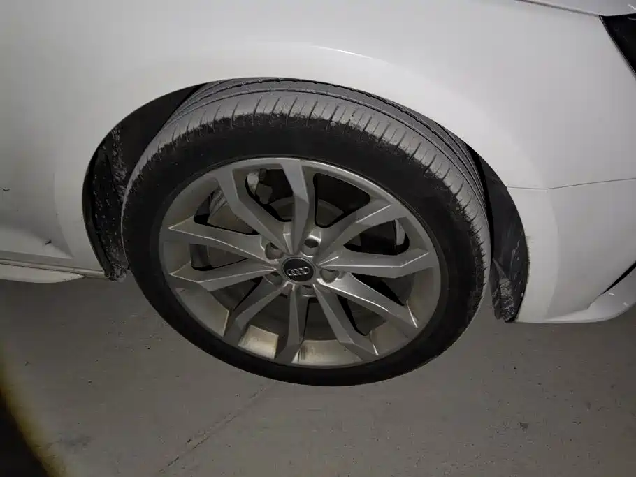 Audi A4L 2017