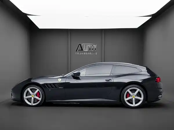 Ferrari GTC4Lusso 2019