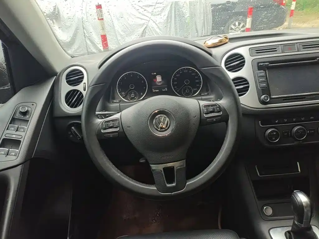 Volkswagen Tiguan 2017 — фото 11