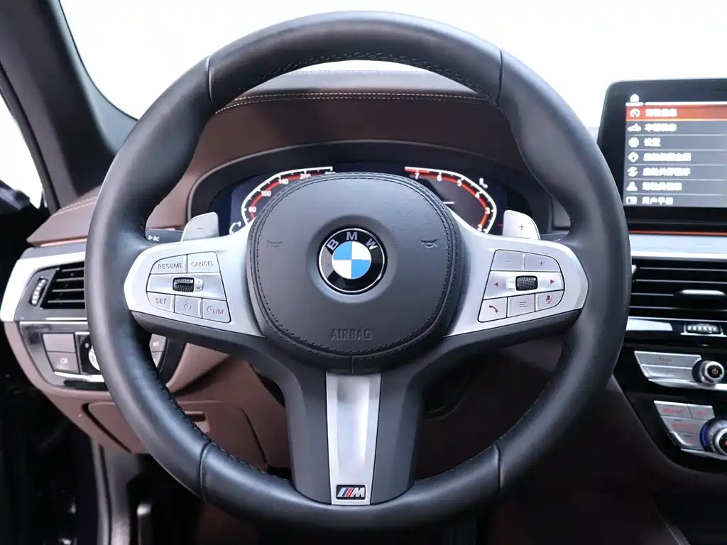 BMW 5 Series 2024 — фото 16