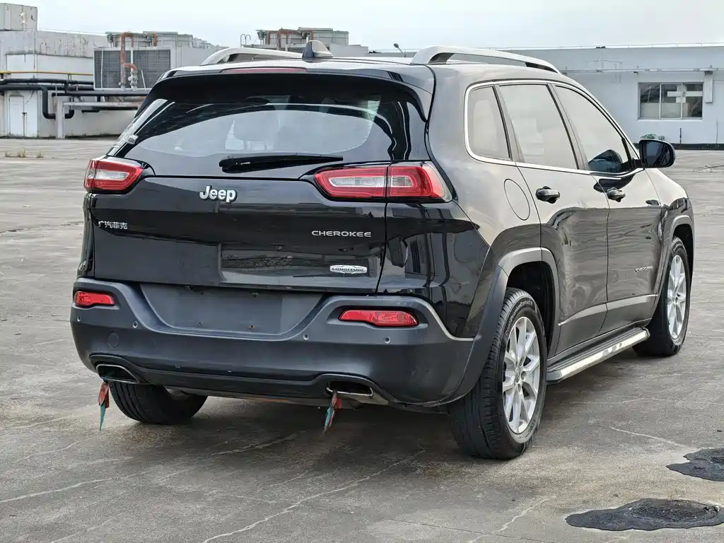 Jeep Cherokee 2016 — фото 5
