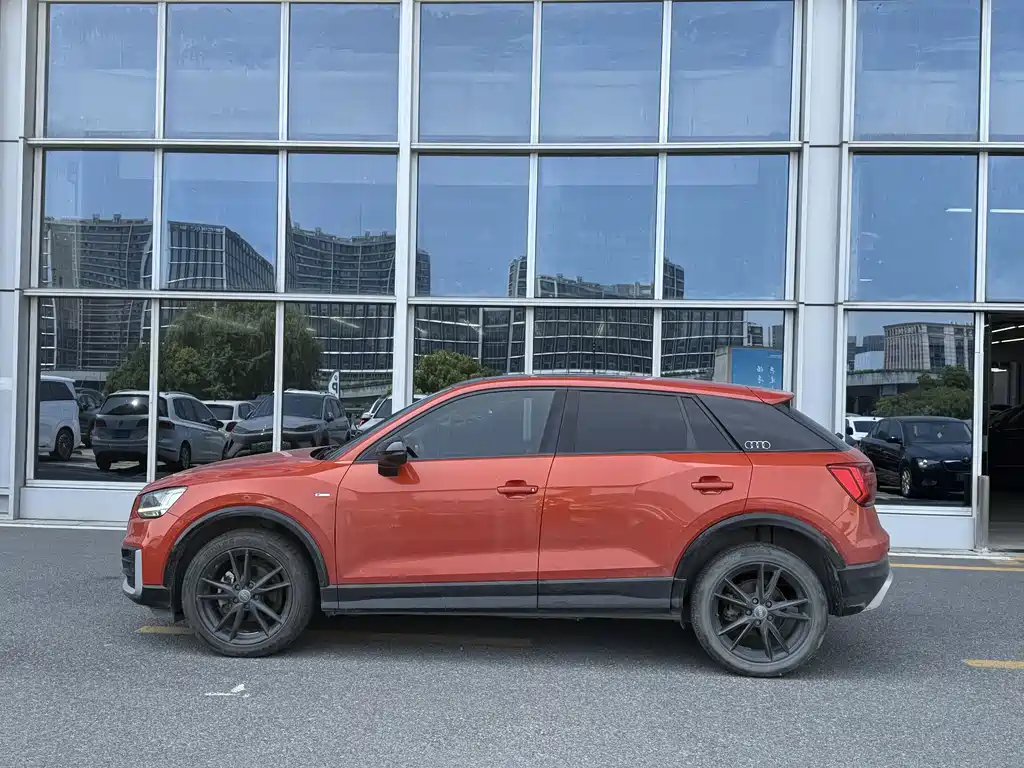 Audi Q2L 2021