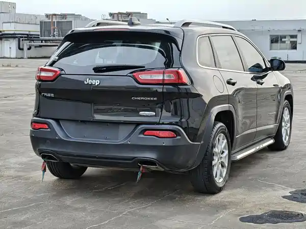 Jeep Cherokee 2016