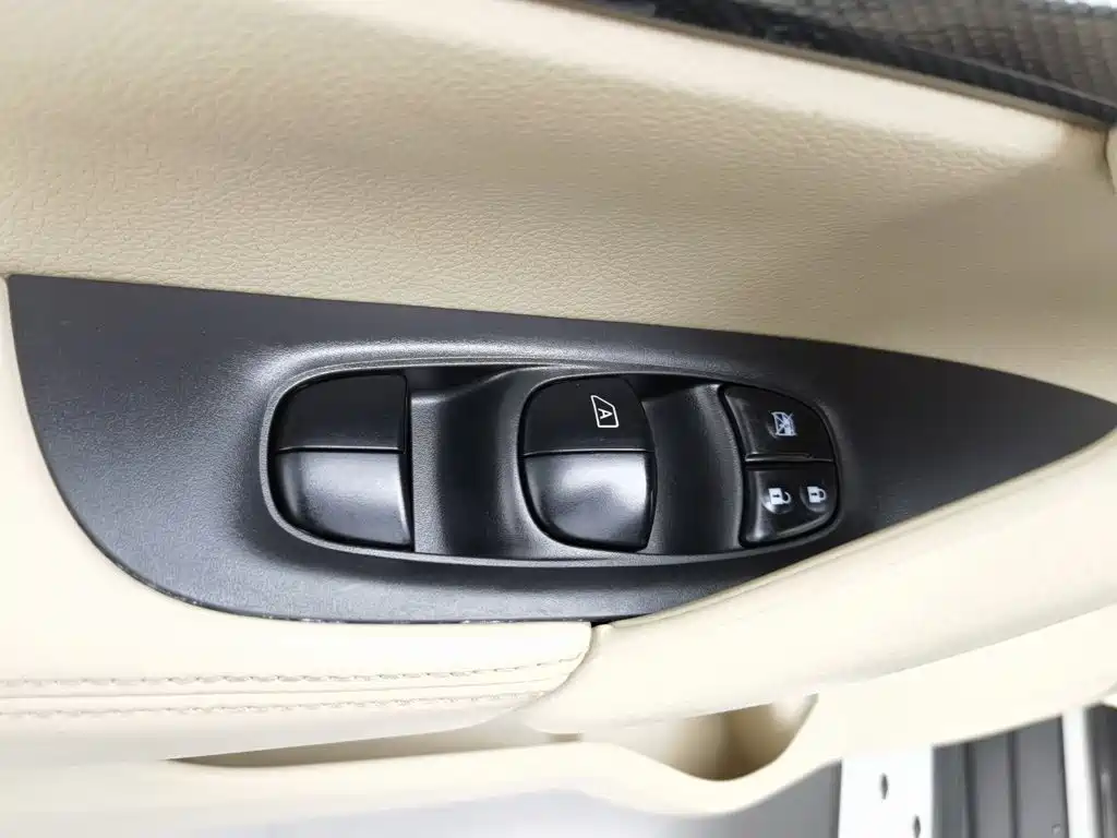 Nissan X-Trail 2016 — фото 9