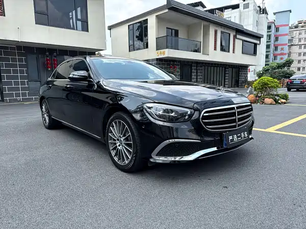 Mercedes-Benz E-Class 2022
